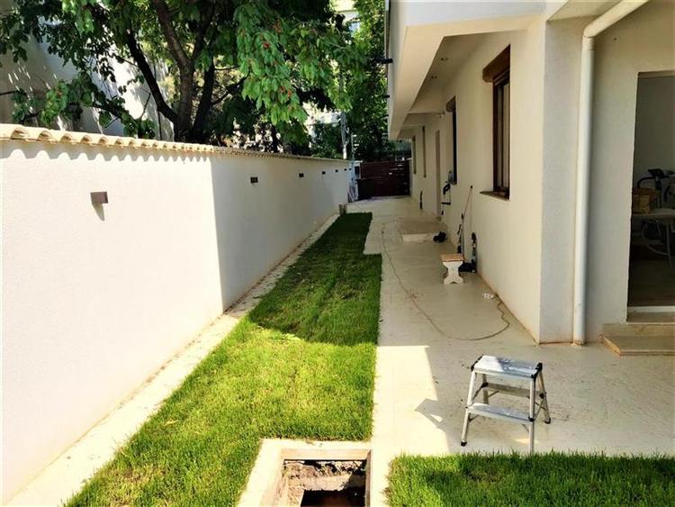 Casă individuală cu 3 camere cu Canalizare în Bucureștii Noi