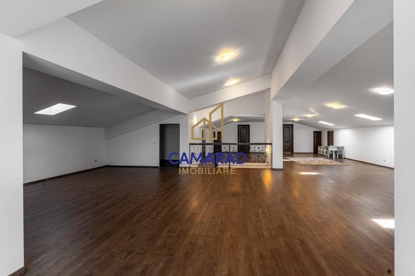 Casă individuală cu 8 camere cu Canalizare în Pipera