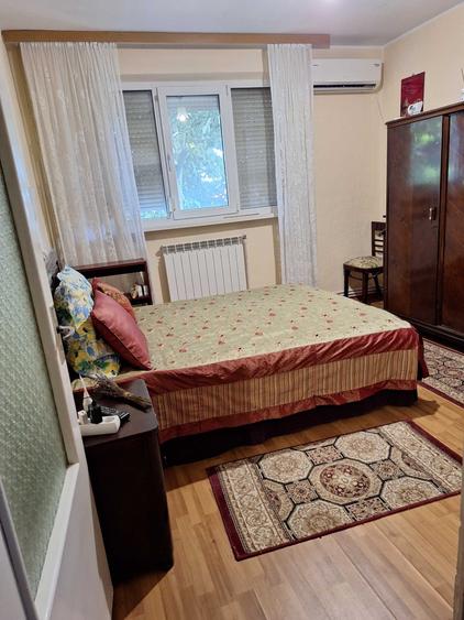 Apartament cu 3 camere decomandat în Sud