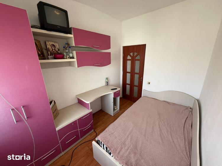Apartament cu 3 camere semidecomandat, mobilat în Km 4