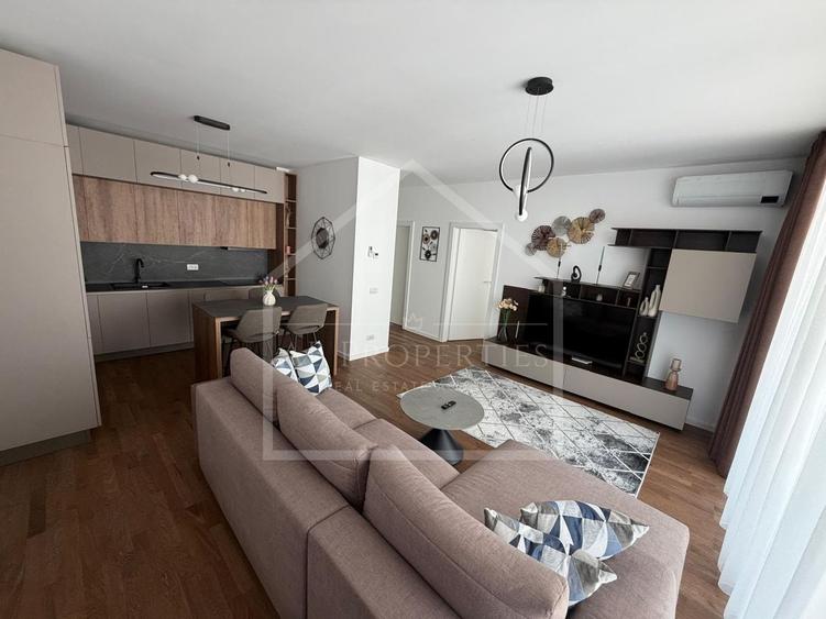 Apartament cu 3 camere decomandat, mobilat în Băneasa
