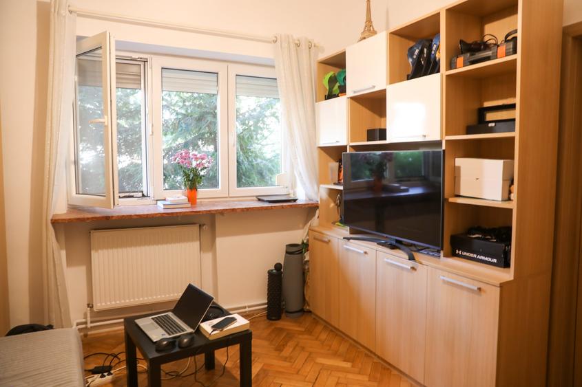 Apartament cu 2 camere semidecomandat în P-ța Unirii