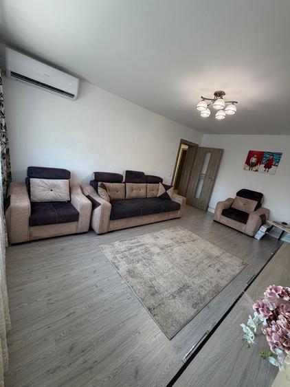 Apartament cu 3 camere decomandat în Împăratul Traian