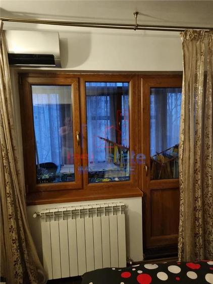 Apartament 3 camere, 65 mp, decomandat, Podu Ros - etaj 3, 2 balcoane, AC - 2