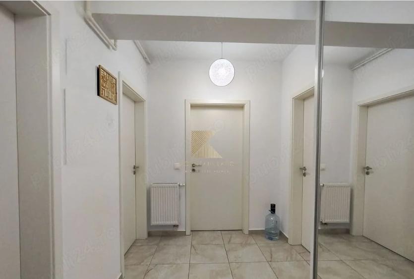 Apartament cu 2 camere decomandat în Tractorul