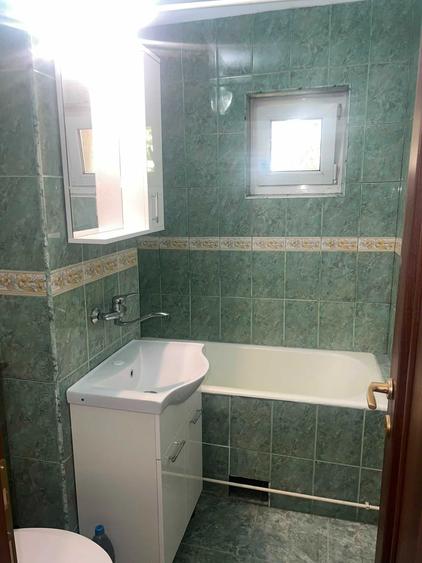 Apartament cu 3 camere semidecomandat în Grigorescu