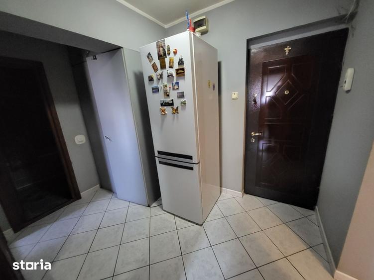 Apartament cu 2 camere decomandat în Micro 17