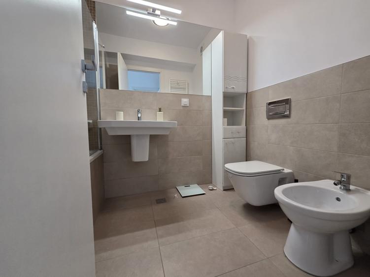 Apartament cu 3 camere decomandat în Iancu Nicolae