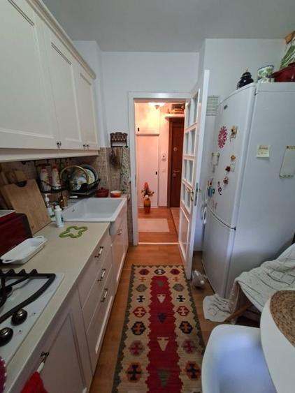 Apartament cu 2 camere decomandat, mobilat în Central