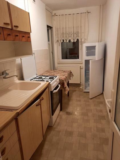 Garsonieră decomandată în Lunei