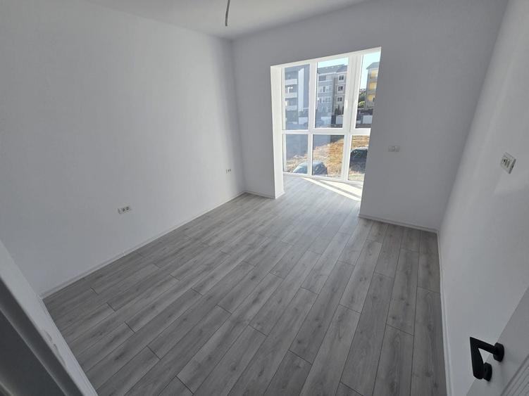 Apartament cu 2 camere decomandat în Giroc
