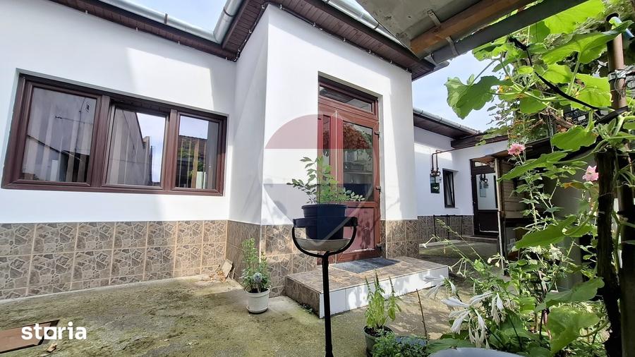 Casă cu 2 camere decomandat cu Teren 36 Mp în Central