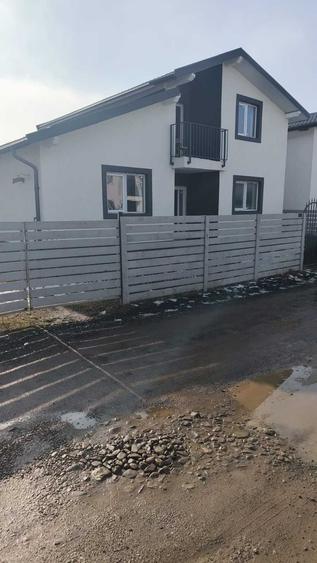 Casă cu 4 camere în Central