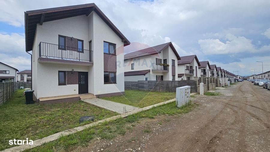 Casă cu 4 camere în Central