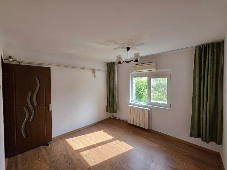 Apartament cu 3 camere decomandat, mobilat în Tineretului
