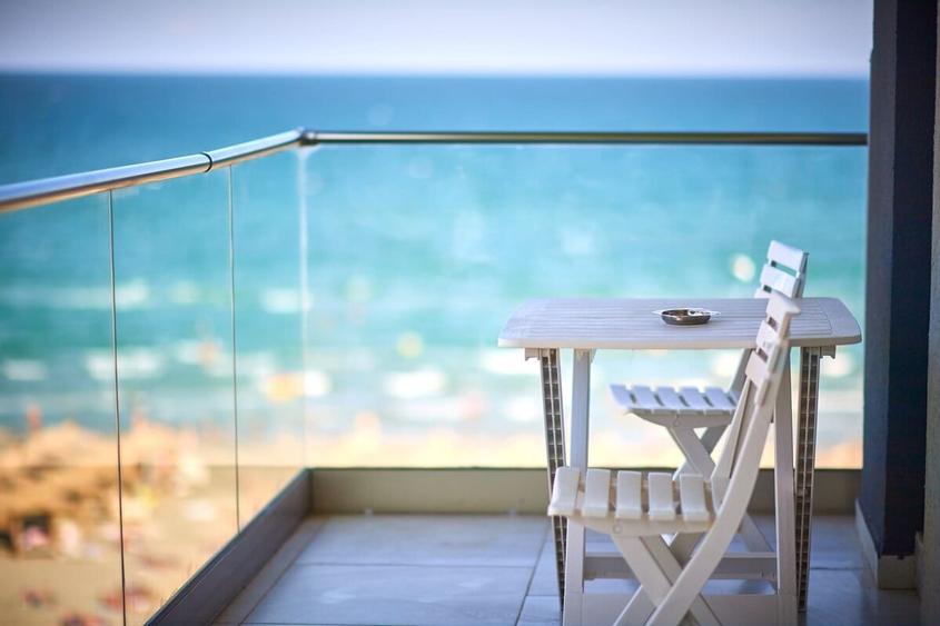 Apartament cu 3 camere decomandat în Mamaia-Sat