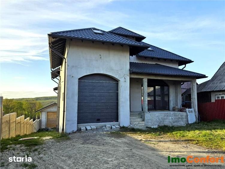 Casă cu 6 camere cu Teren 1600 Mp în Sirețel