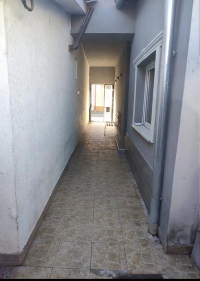 Casă cu 3 camere cu Teren 200 Mp în Central