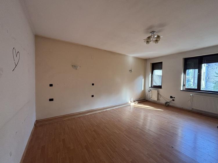 Apartament cu 4 camere decomandat, mobilat în Iosefin
