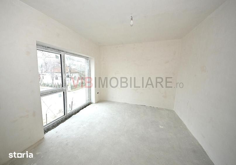 Casă cu 4 camere semidecomandat cu Teren 240 Mp în Central
