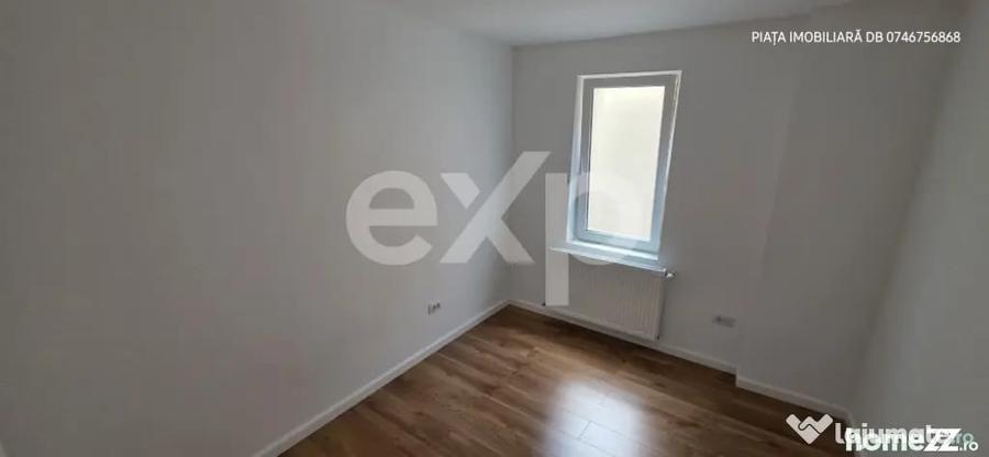 Casă cu 7 camere cu Teren 415 Mp în Central
