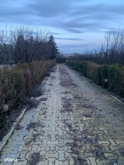 Casă cu 5 camere cu Teren 3000 Mp în Vernești