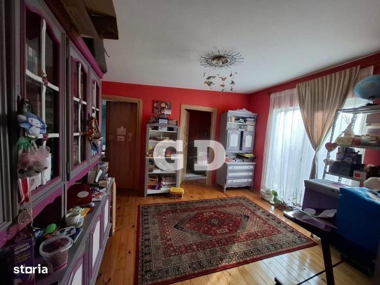 Casă cu 4 camere în Central