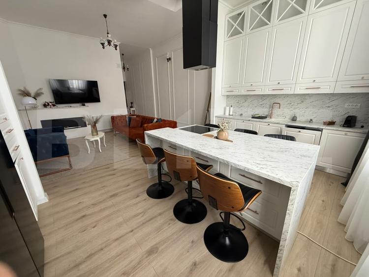 Apartament cu 3 camere semidecomandat, mobilat în Central