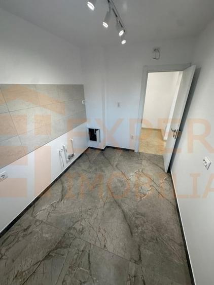 Apartament cu 2 camere decomandat în Casa de Cultură