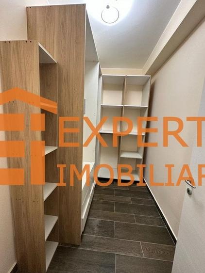 Casă individuală cu 7 camere cu Teren 400 Mp în Faleza Nord