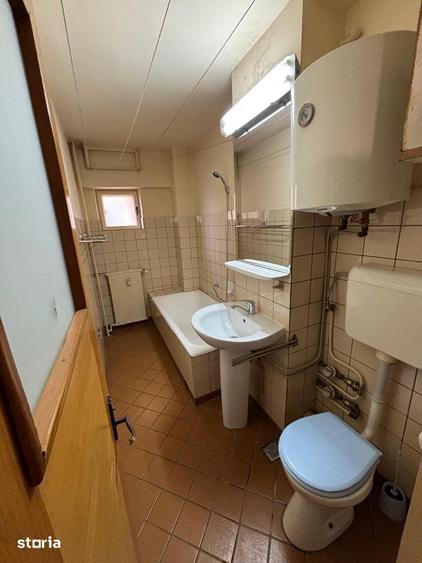 Apartament cu 3 camere, mobilat în Decebal