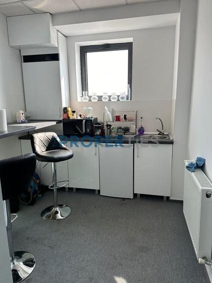 Birou, de 151.83999633789 mp, în Armeneasca