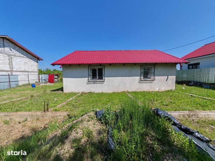 Casă cu 3 camere nedecomandat în Izvoare