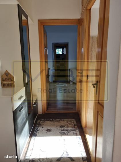 Apartament cu 3 camere semidecomandat în Alexandru cel Bun