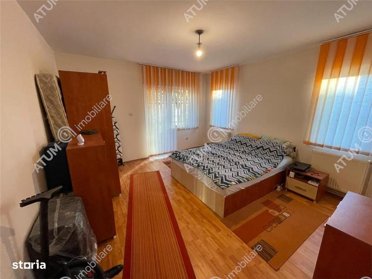 Apartament cu 3 camere decomandat, mobilat în Turnișor