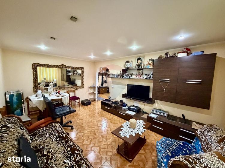 Apartament cu 4 camere în Gară