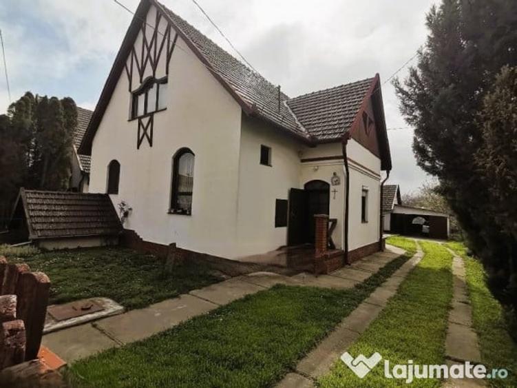 Casă cu 4 camere cu Teren 630 Mp în Central