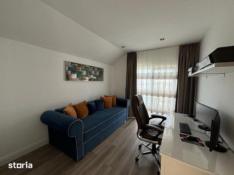Casă cu 4 camere cu Teren 497 Mp în Roșia