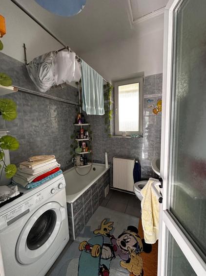 Casă individuală cu 5 camere cu Canalizare în Central