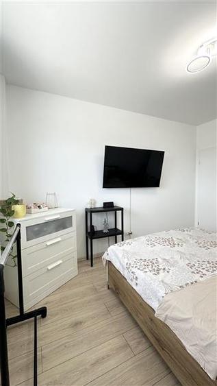 Apartament cu 2 camere decomandat, mobilat în