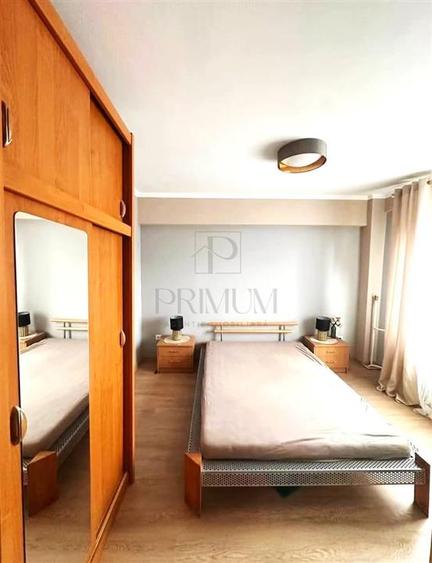 Apartament cu 3 camere decomandat în Torontalului