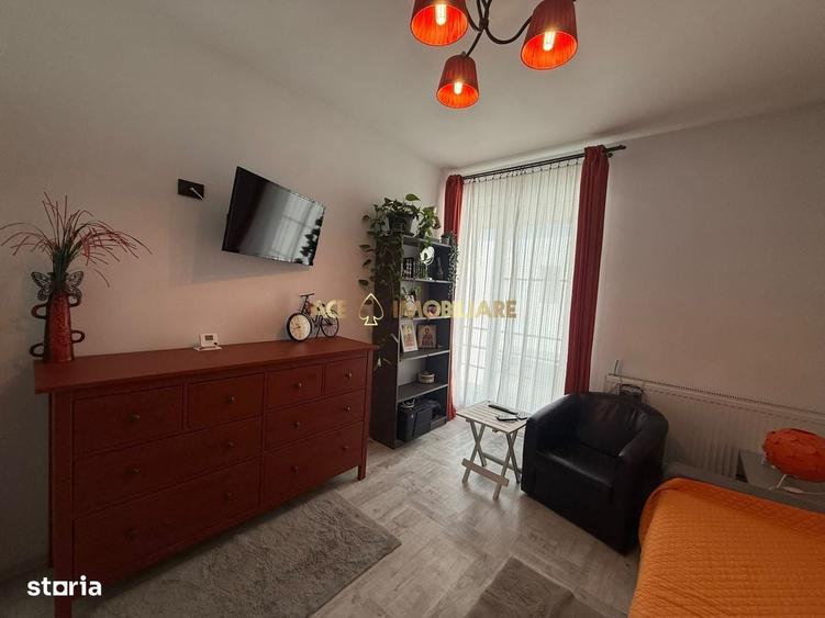 Casă cu 4 camere în Roșu