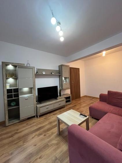 Apartament cu 2 camere decomandat în Decebal