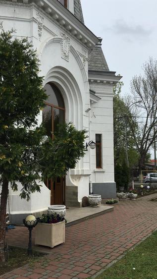 Casă individuală cu 10 camere cu Canalizare în Ultracentral