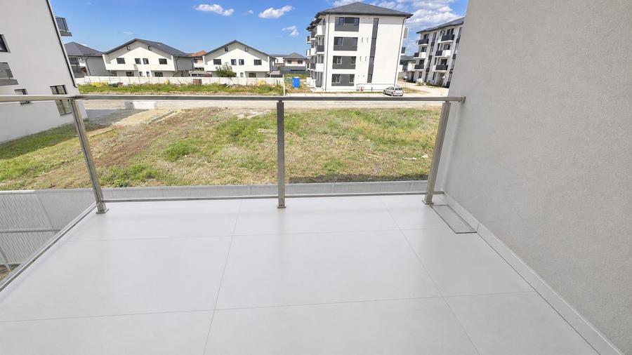 Apartament cu 3 camere semidecomandat în Bragadiru