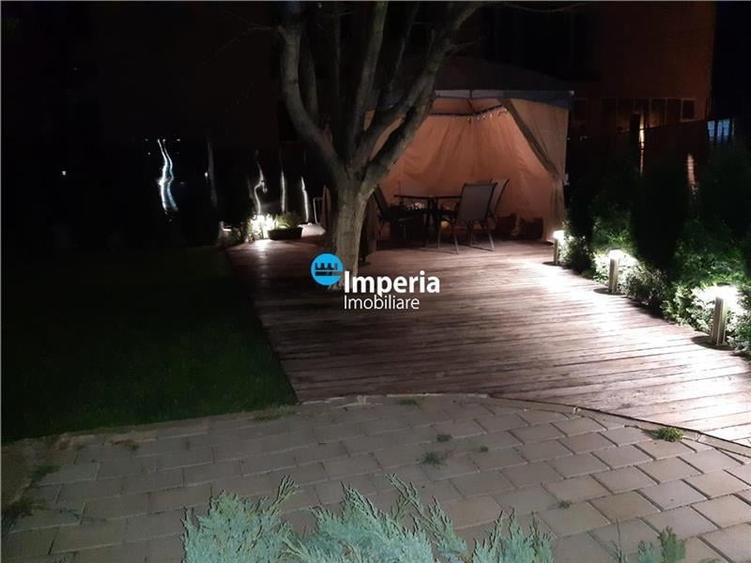 Duplex cu 9 camere cu Canalizare în Popas Păcurari