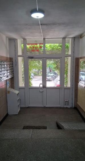 Apartament cu 3 camere decomandat în Dristor