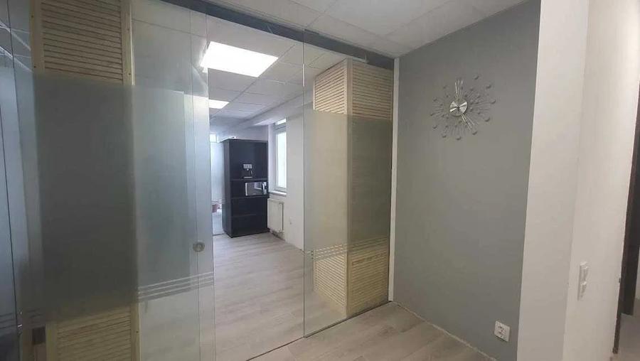 Apartament cu 6 camere decomandat, mobilat în Central