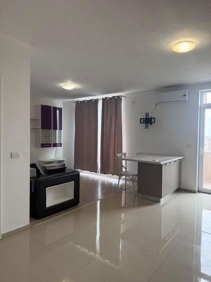 Apartament cu 2 camere semidecomandat în Girocului