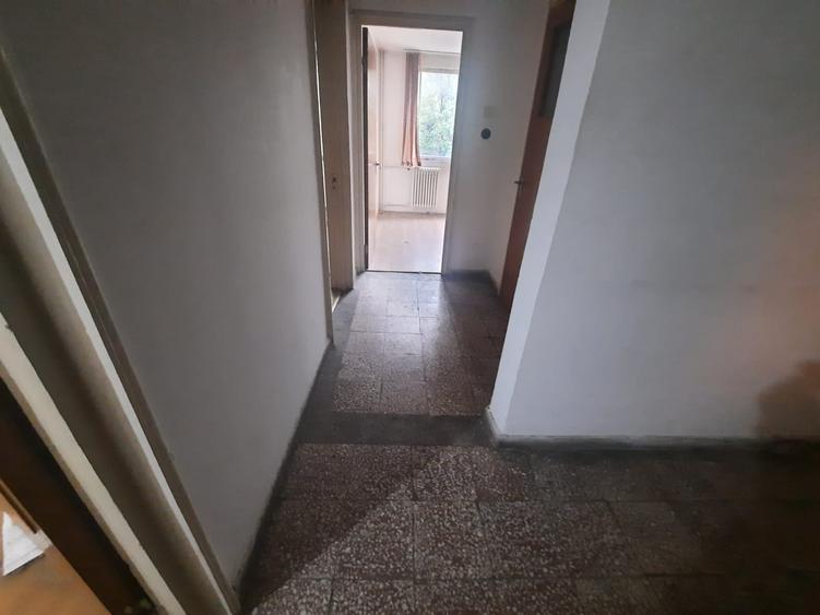 Apartament cu 3 camere decomandat în Militari